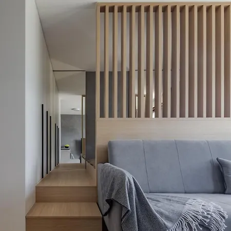 Zwirnovka-brand New With Free Parking アパート