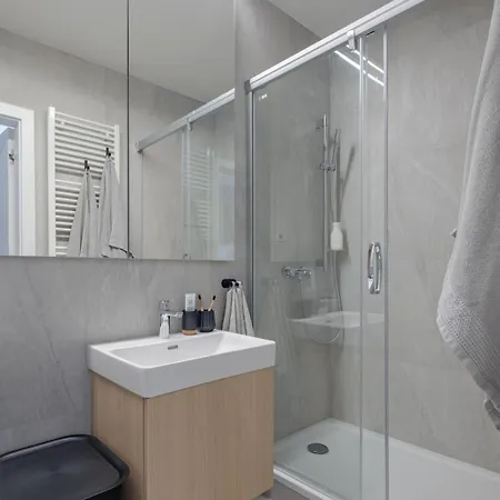Zwirnovka-brand New With Free Parking Apartment *
