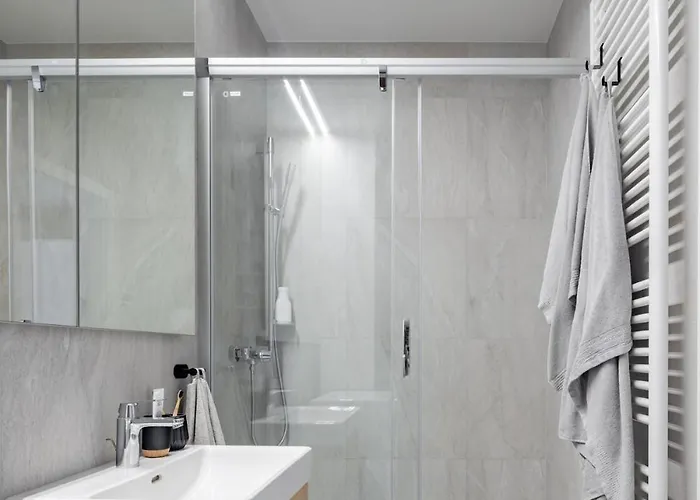 Zwirnovka-brand New With Free Parking *