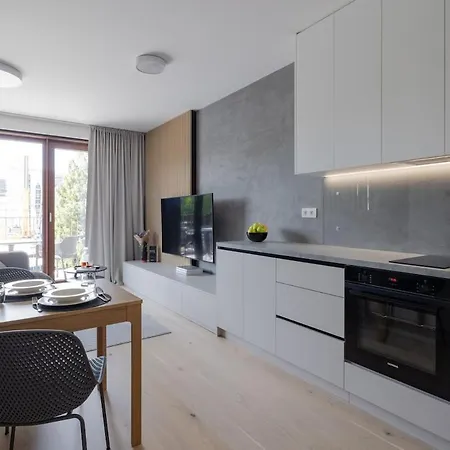 Zwirnovka-brand New With Free Parking براتسيلافا